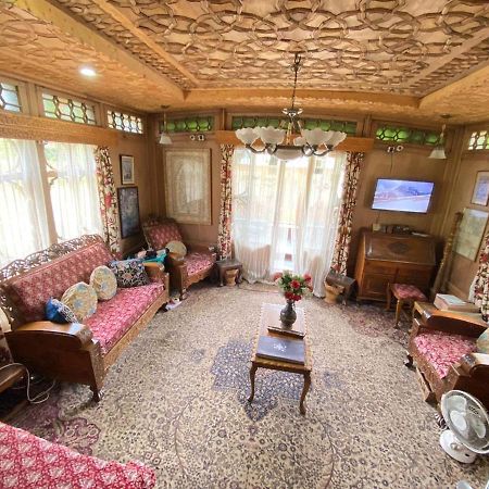 The Flostel Srinagar Exterior photo